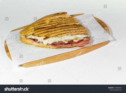 KARIŞIK TOST YARIM